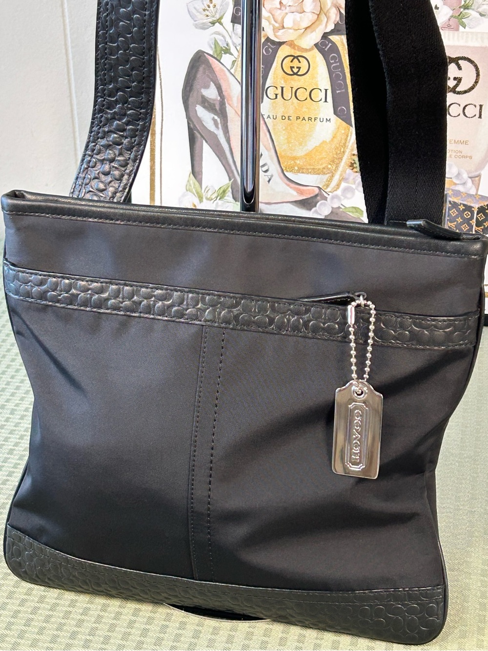 COACH 2010 Signature Leather Shoulder/Crossbody Bag 😍🖤🔥 - Picture 11 of 17